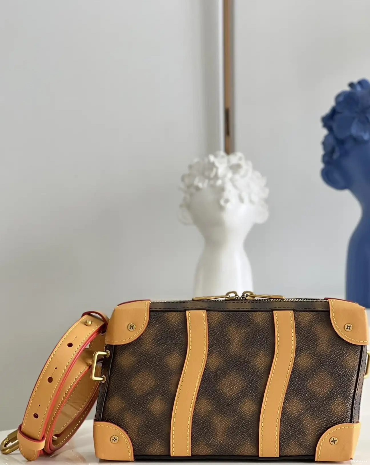 First bag ru LOUIS SOFT TRUNK VUITTON 0518